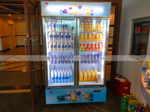 C053江蘇省南京市江寧區(qū)銀杏湖國(guó)際高爾夫俱樂(lè)部展示柜