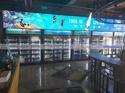 C071北京市朝陽區(qū)LOFT酷車@吧進口啤酒展示柜
